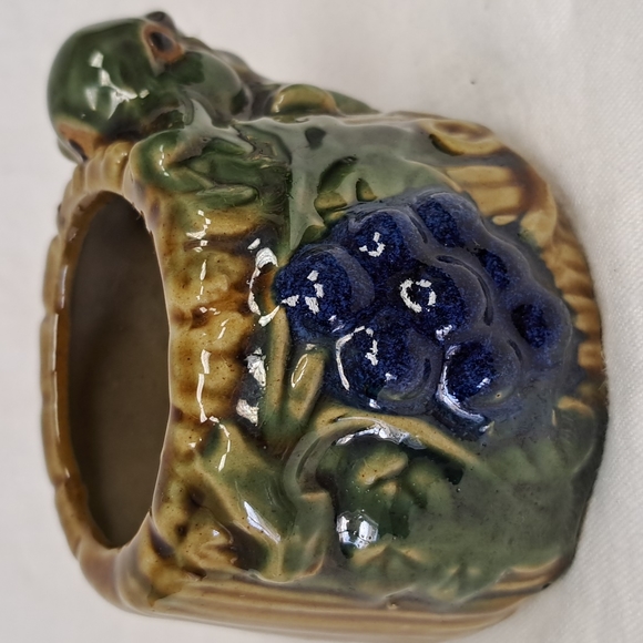 Vintage 5” handmade and artist signed majolica Elephant pottery planter - Picture 3 of 7